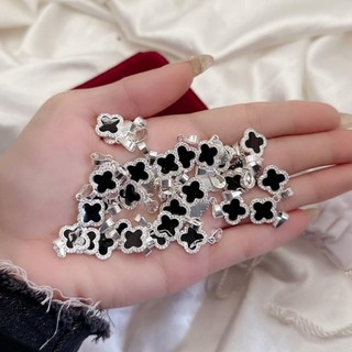 mặt dây chuyền cỏ 4 lá đen bạc ta