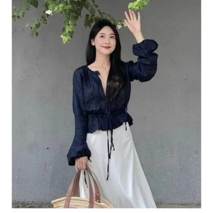 Set áo linen xanh than cổ V tay thun bo eo + chân váy lụa trắng xoè dài
