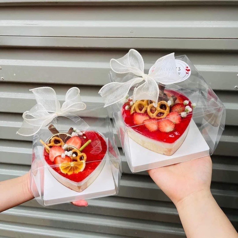 Hộp đựng bánh Mica tim có quai xách (13*5*11cm) | BigBuy360 - bigbuy360.vn