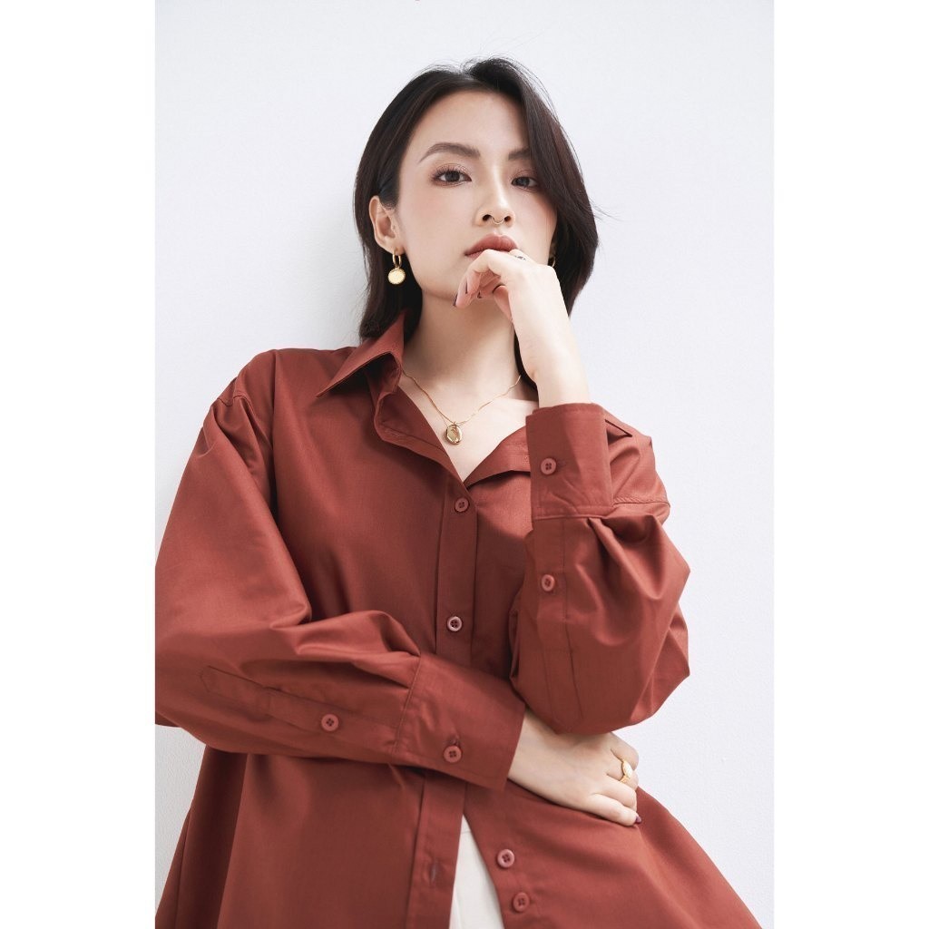Ảnh Áo sơ mi nữ GILLEE dáng oversized, sơ mi trơn tay dài vải kate Mỹ màu đỏ gạch sang trọng quý phái FAS291 3