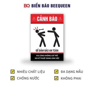 Biển báo ĐỂ ĐẢM BẢO AN TOÀN VUI LÒNG KHÔNG CHỈ TRỎ KHI KĨ THUẬT ĐANG LÀM VIỆC