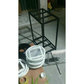 Dài 60 rộng 30 cao 70cm chân hồ cá, giá kệ sắt