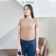 Áo thun nữ form ôm GUMAC có nhún sườn chất thun tổ ông co giãn mềm mịn thoáng mát ATE04009
