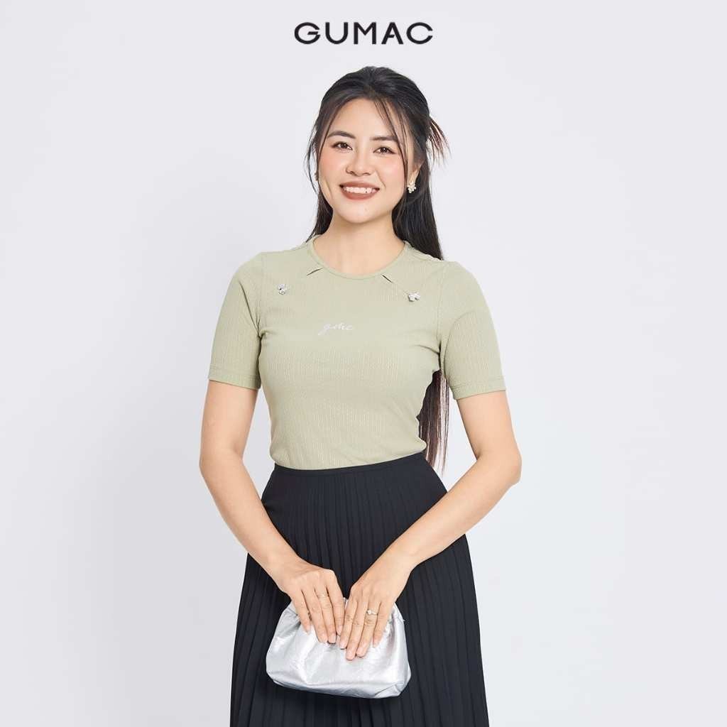 [SALE] Áo thun nữ GUMAC form ôm xẻ kiểu đính nơ thêu chữ vải mịn mát tôn dáng  LATE1112