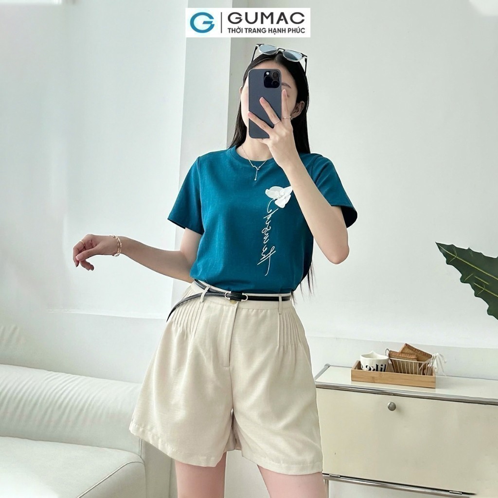 Quần short nữ GUMAC 2 lớp chiết ly gân nhỏ màu be - đen vải mềm mát có túi  SHE07030