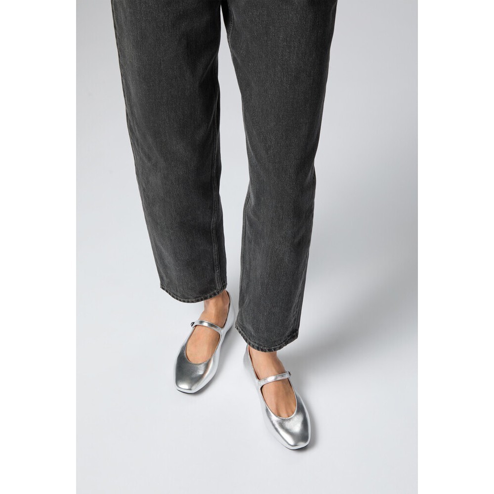 Giày Búp Bê Da Mềm DELICATO Kiểu Mary Janes - Silver - FOT - IH4-011