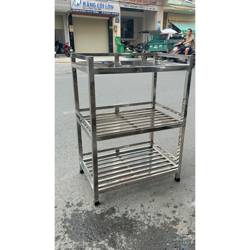 Kệ inox 3 tầng bền đẹp chắc chắn chịu lực tốt dùng cho quán ăn