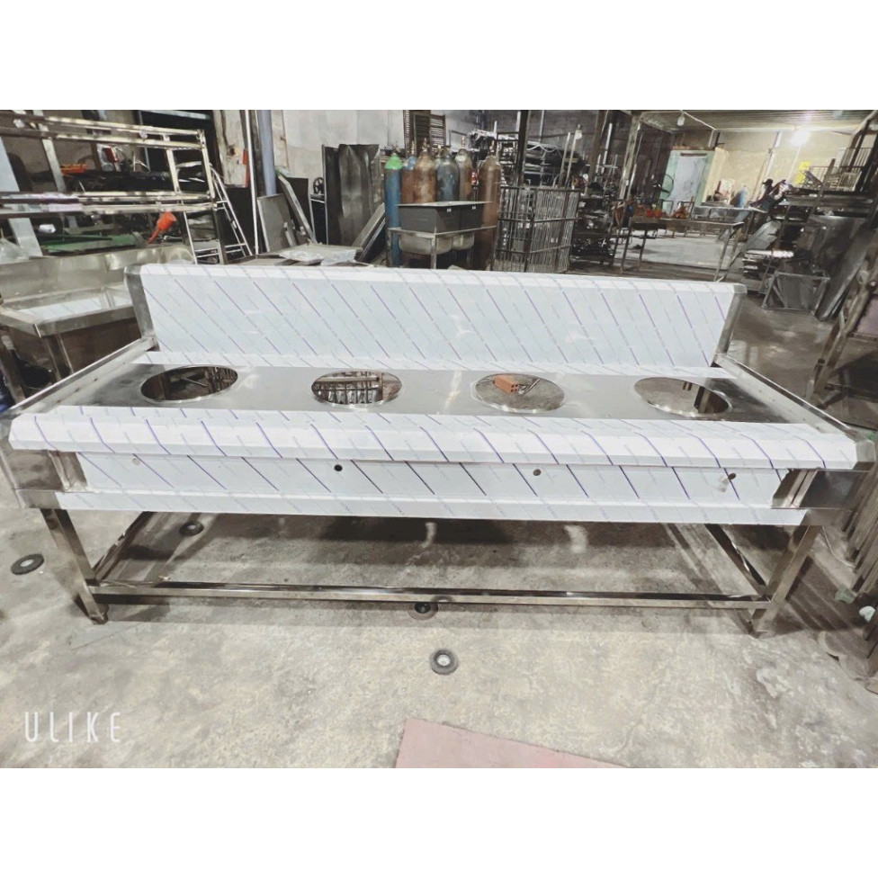 Bàn bếp ga công nghiệp 3 họng cỡ lớn cho nhà hàng, quán cơm, bếp ăn bằng inox bền đẹp