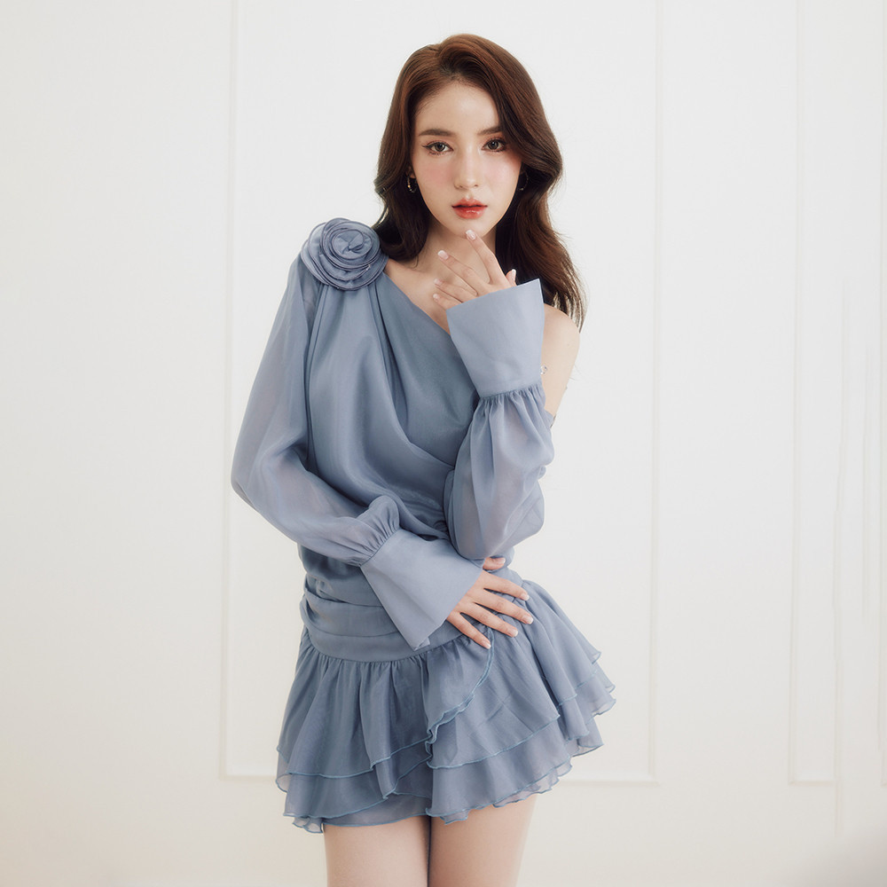 Ảnh RECHIC Đầm ngắn trễ vai Sivia đính nơ vai tay dài bồng bềnh sang trọng tiểu thư 1