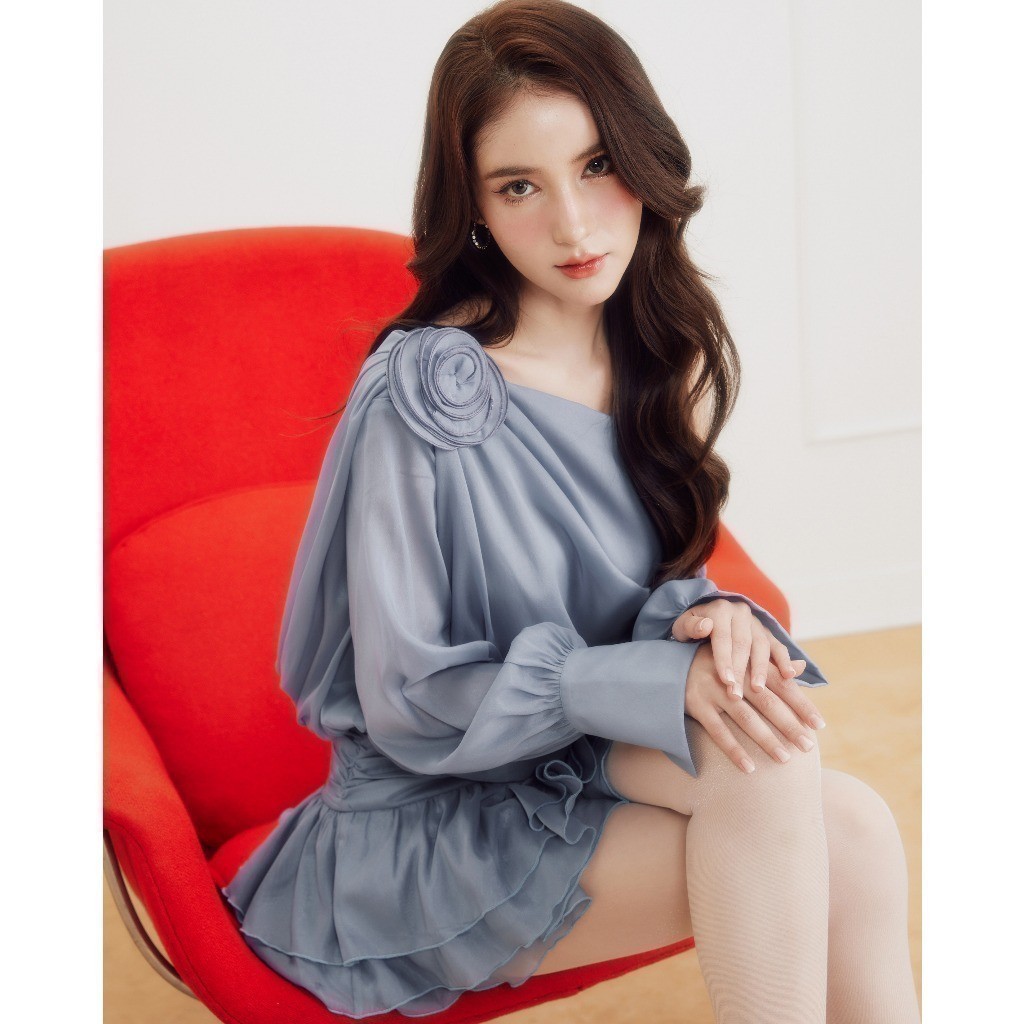 Ảnh RECHIC Đầm ngắn trễ vai Sivia đính nơ vai tay dài bồng bềnh sang trọng tiểu thư 3