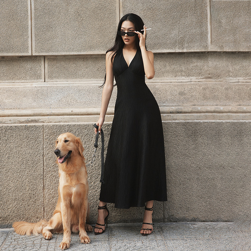Ảnh RECHIC Đầm dài Carla cổ yếm V chiết eo dáng xòe hở lưng sang trọng 1
