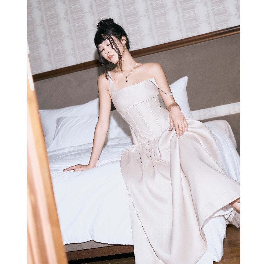 Ảnh RECHIC Đầm dài Emory cổ vuông dáng dài chất taffa sang trọng 4