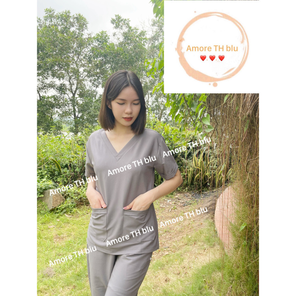 Bộ Scrubs - màu Xám vải Cotton Hàn.bác sĩ, blouse cổ tim, đồng phục điều dưỡng, spa, thẩm mỹ viện, dược sĩ. cao cấp