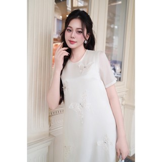 Đầm Dáng Suông LAMER Cổ Tròn Đính Họa Tiết Bướm Nổi S63T25Q001