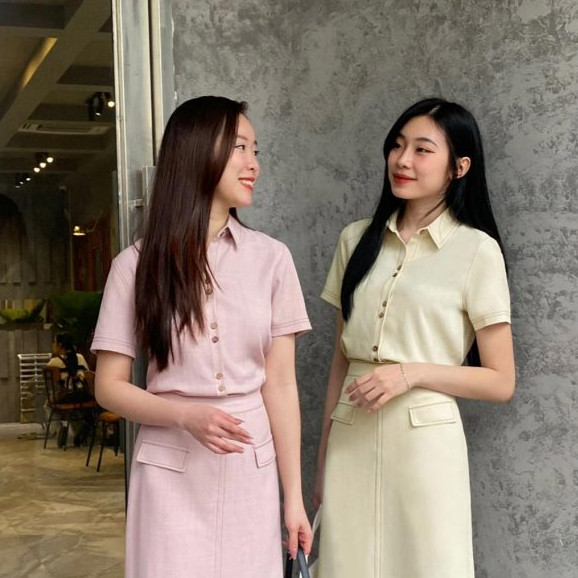 Ảnh Áo sơ mi nữ ngắn tay cổ đức diễu chỉ phối chân váy bút chì dáng dài VIEN TRAN V61H24H003 V61H24H003 2