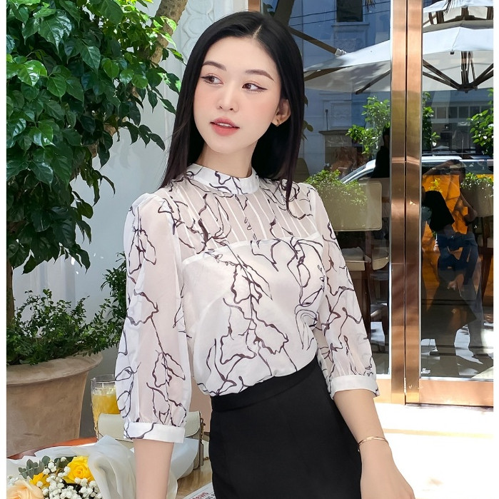 Ảnh Áo Sơ Mi Nữ Cổ Tàu Tròn Mí Ngực LAMER Áo Công Sở Nữ Tay Lỡ Dáng Suông Hoạ Tiết Thanh Lịch O61B24Q003 3