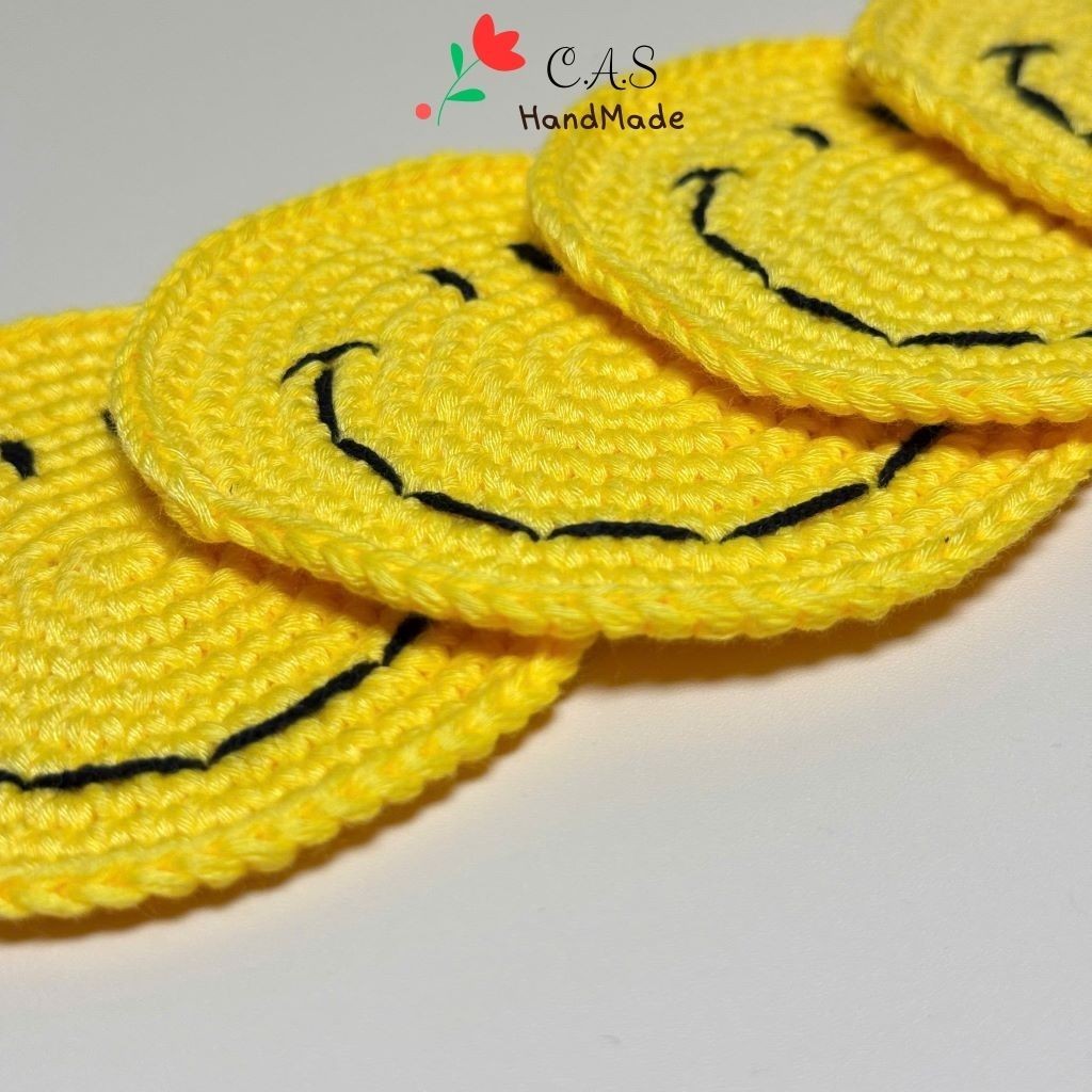 [Có sẵn] Tấm lót ly hình mặt cười handmade bằng len đáng yêu