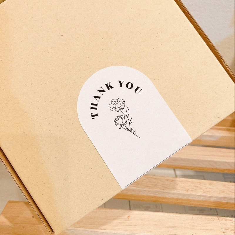 50 tem 13x6cm nền trắng in chữ Thank you TE43 đề can Cảm ơn nghệ thuật dán hộp túi quà, niêm phong