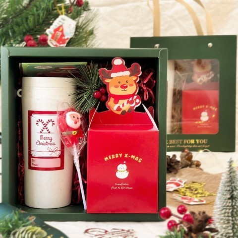 Set quà tặng giáng sinh luvgift Sweet Box Luv224