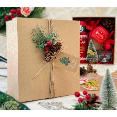Set quà tặng luvgift Adorable box luv231 - Bộ quà tặng dịp giáng sinh nến thơm, hộp kẹo, lịch và sáp