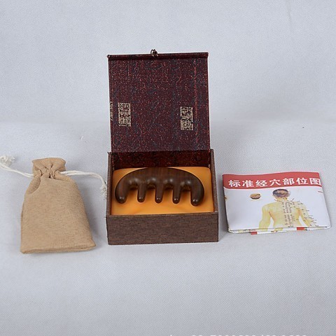 Bộ hộp quà lược gỗ đàn hương dùng làm quà tặng bố mẹ ông bà massage lưu thông