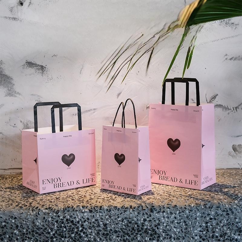 [Combo 3]Túi giấy kraft đựng quà màu hồng in trái tim quai xách đen TU28 đựng hộp bánh, kẹo,quà tặng hanmade