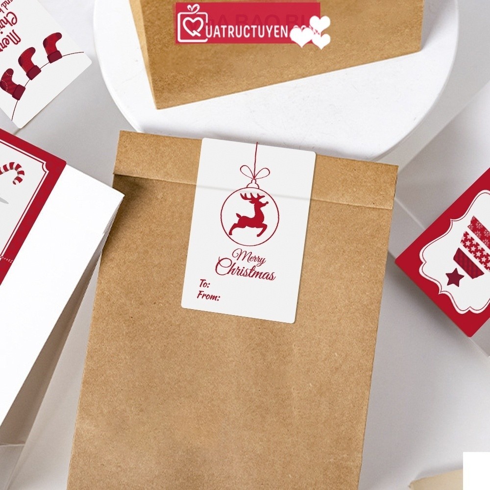 Cuộn 250 tem dán Giáng sinh TE41 decal quà tặng 5*7.5cm nền trắng đỏ From To ghi tên người gửi/ nhận
