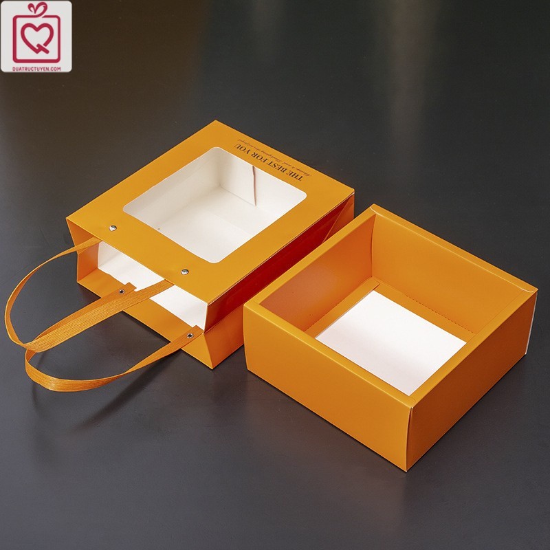 Hộp quà mặt kính có quai xách 18x18cm H27 hộp đựng quà tặng ô cửa nhựa mica kèm rơm giấy
