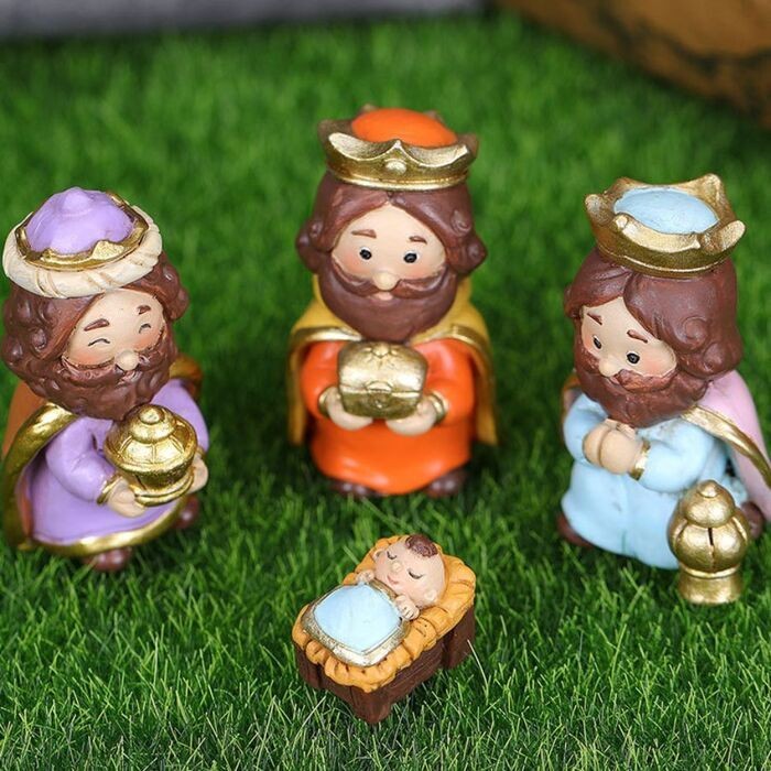 Mô hình hang đá đêm đông Giáng Sinh, trang trí Noel tượng để bàn có ánh đèn vàng ấm áp