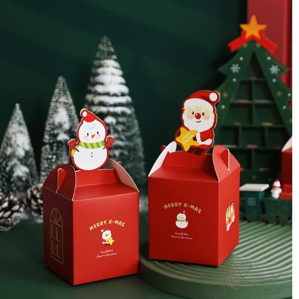 Hộp đựng quà Giáng sinh mini nắp cài vuông 8,5cm, hộp giấy quà tặng Noel người tuyết, cây thông cute