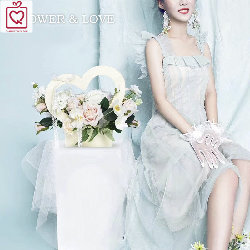 Hộp đựng hoa hình trái tim H25 Giỏ cắm hoa quai xách tặng người yêu, bạn gái - dịp Sinh nhật, cưới
