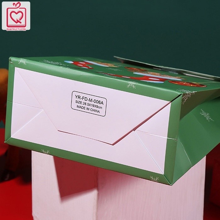 Túi đựng quà  Giáng sinh nắp gấp quai dán, túi giấy Noel 26x19x9cm dễ thương