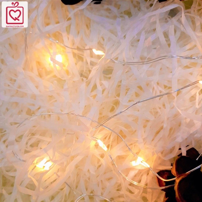 Hộp đựng quà giáng sinh Luvgift màu trắng sữa kèm túi, phụ kiện quả thông, rơm giấy lót, đèn led