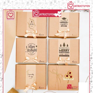 Hộp đựng quà Kraft 25x20x8 cm thiết kế tem các dịp - Hộp giấy tặng sinh nhật, quà cưới, kỷ niệm