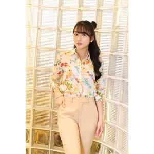 Áo Sơ Mi Nữ Tay Dài Họa Tiết Hoa Trắng Pastel NINOMAXX 2407023