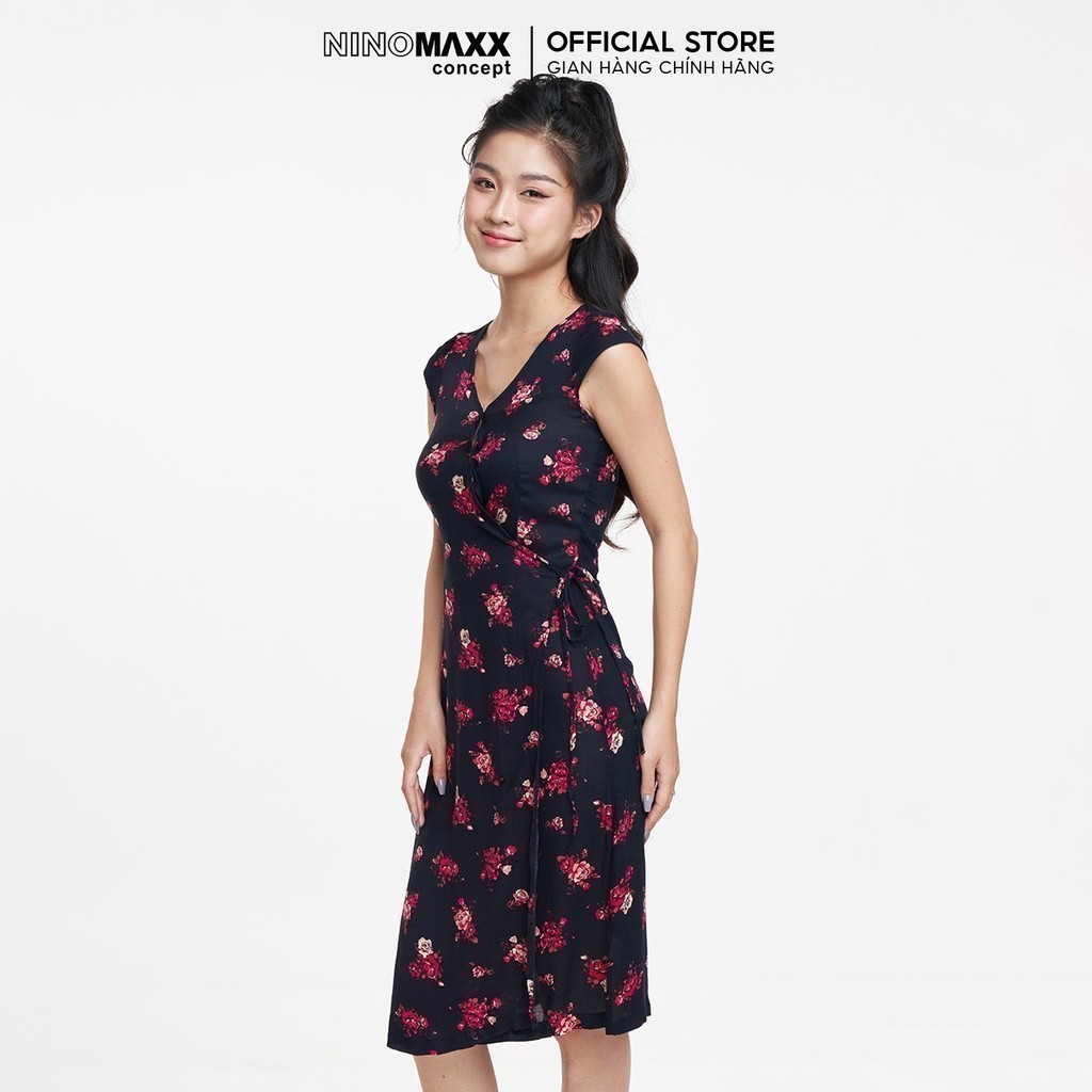 [CÒN SIZE S] Đầm Nữ Sát Nách Hoa Đỏ Cột Dây Năng Động Thương Hiệu NINOMAXX 1911045