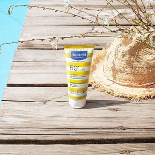 Kem Chống Nắng Cho Trẻ Sơ Sinh & Em Bé Very High Protection Sun Lotion SPF50  Mustela 100ml
