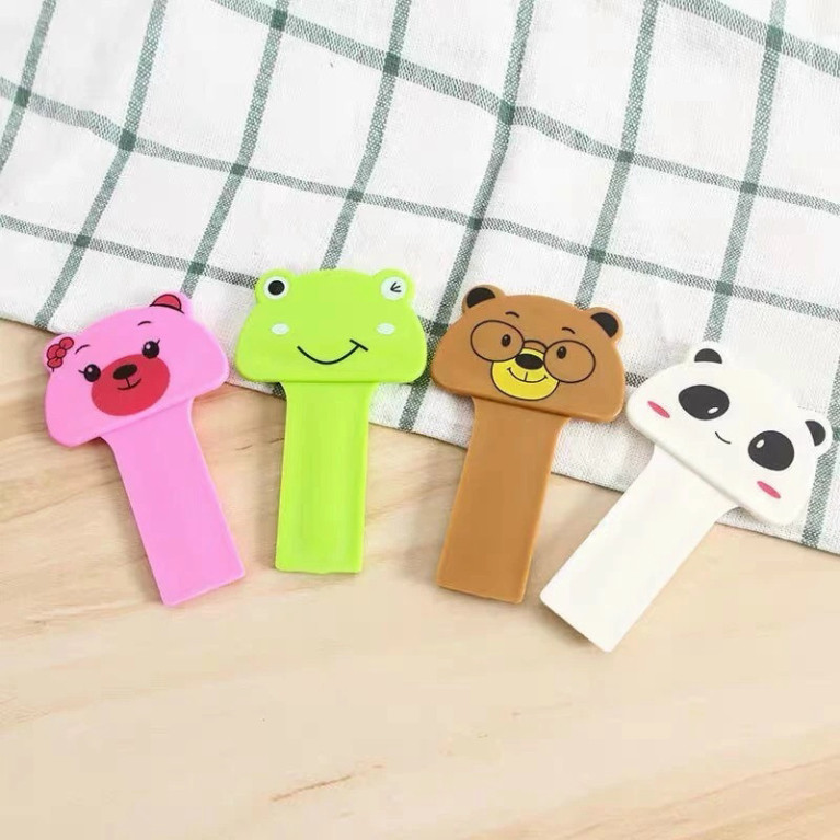 Combo 2 Miếng Dán Nâng Nhấc Mở Lật Nắp Bồn Cầu Họa Tiết Hoạt Hình - Dụng Cụ Tay Cầm Vệ Sinh Sạch Sẽ