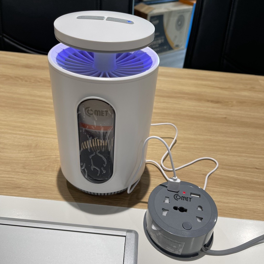Mô tả Ổ Cắm Điện Du Lịch COMET CES9111 Dây Quay Tròn Dài 1M, 2 Ổ USB, 1 Ổ 3 Chấu, 1 Ổ 2 Chấu - 4
