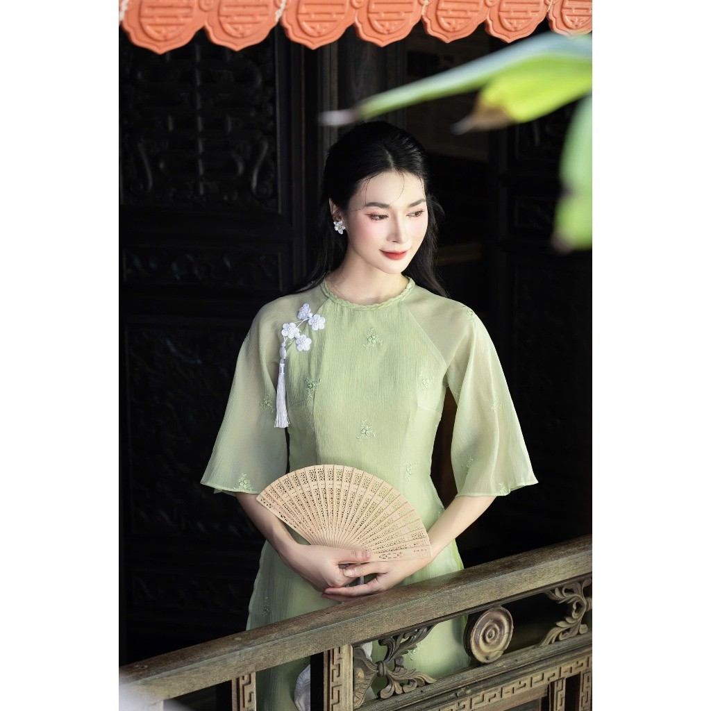 Thời Trang Nữ LASY| Áo Dài Cách Tết Cách Tân Tơ Thêu Hoa Nút Tàu Kèm Ngọc Bội Trẻ Trung  AD0985