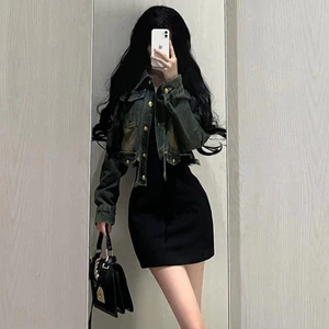 Áo khoác jean dáng croptop tôn dáng, khoác denim dáng ngắn dài tay màu đậm cá tính (HC20)