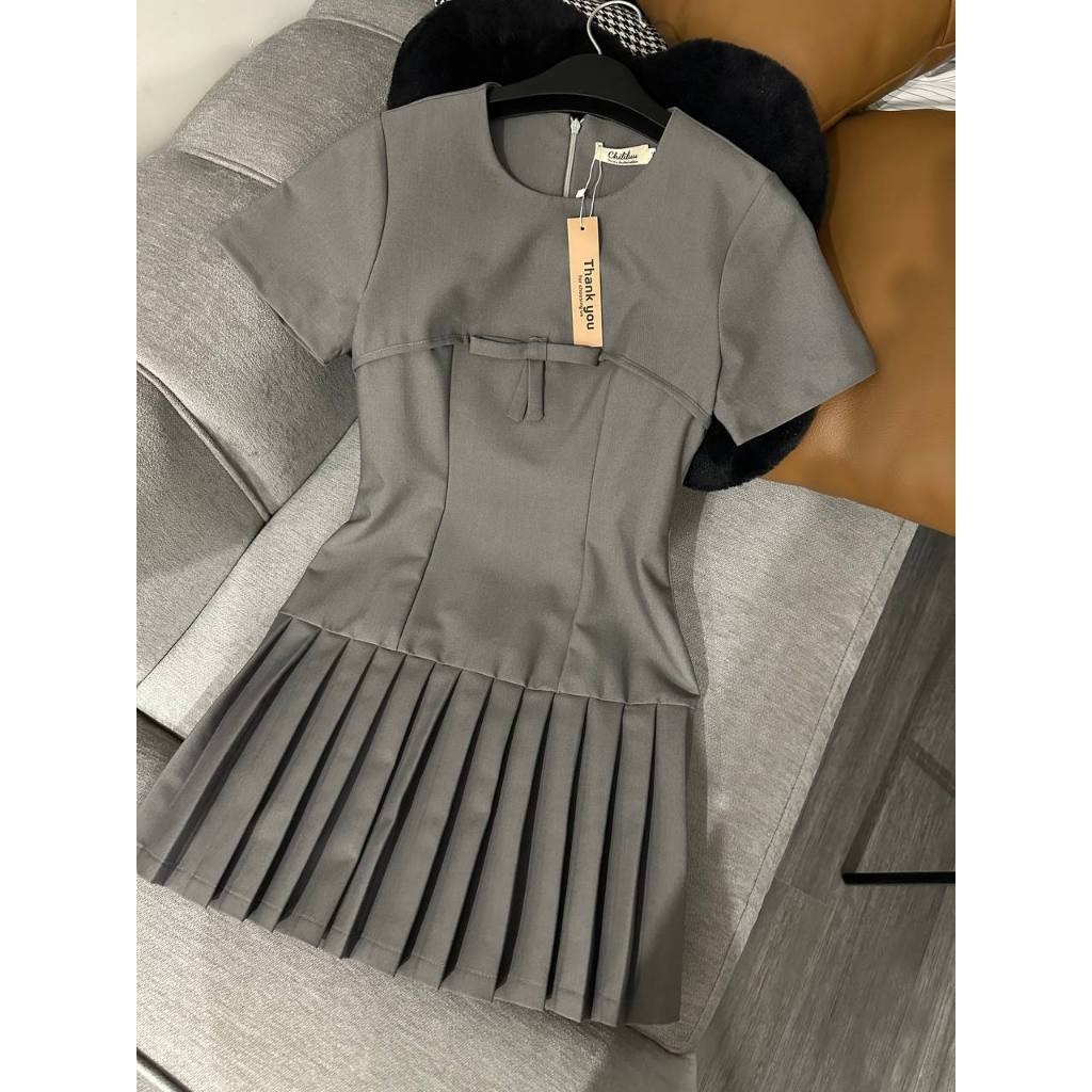Váy nữ ngắn Chililuu đầm ngắn cổ tròn đính nơ tà dưới xếp ly phong cách tiểu thư Hàn Quốc