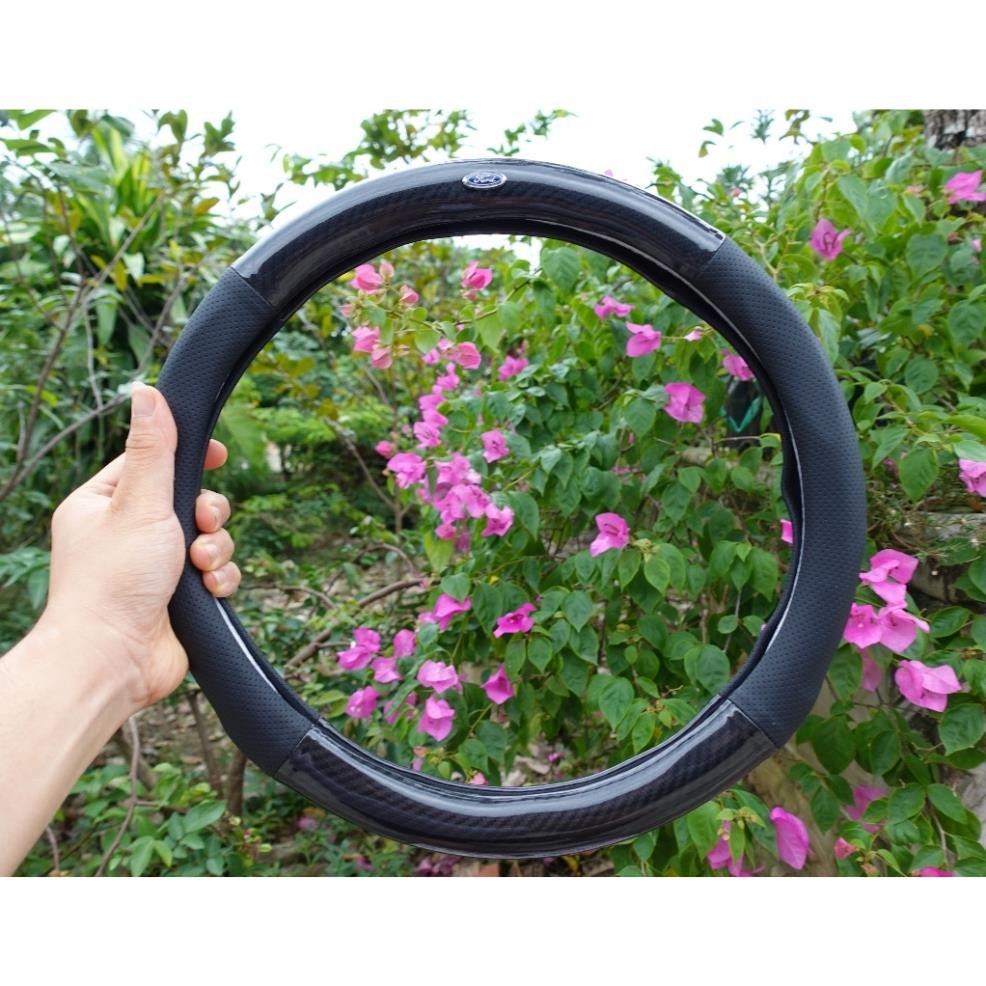 Bọc vô lăng carbon Chống trượt không gây mùi có gắn logo các hãng xe toyota ford honda hyundai kia mitsubishi size 38cm