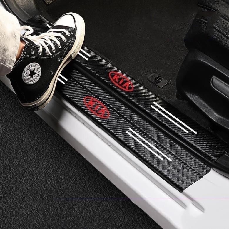 Miếng Dán Chống Trầy Xước Có Logo Hãng Bảo Vệ Bậc Cửa Và Dán Cốp Xe Hơi, Xe Ô Tô Chất Liệu Sợi Cacbon