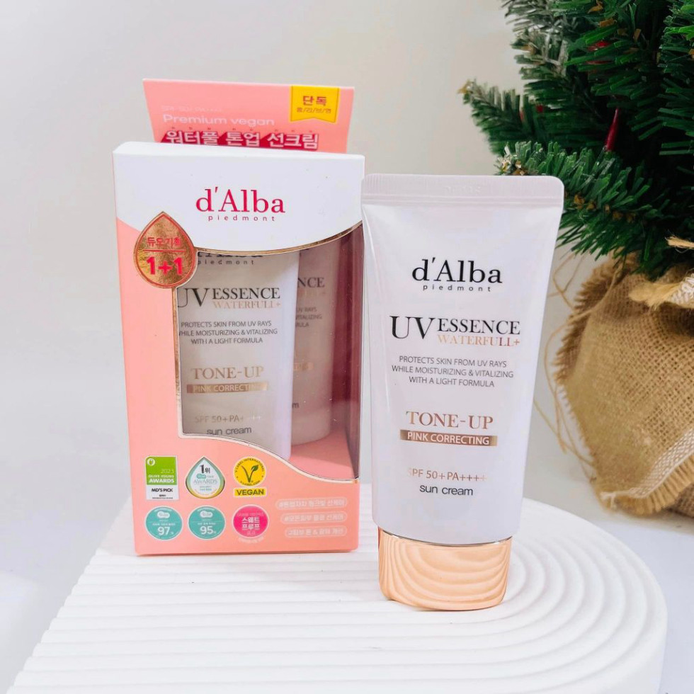 Kem chống nắng Dalba UV Essence waterfull