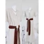 Đầm linen kem cổ V form suông rộng có túi + dây cột eo nâu