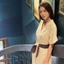 Đầm linen kem cổ V form suông rộng có túi + dây cột eo nâu