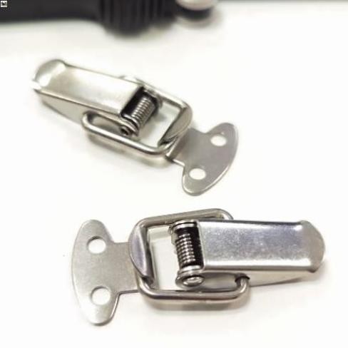 Khóa gài, khóa móc, khóa mỏ vịt 2 loại có khoá và không khoá, dùng cho các loại hòm, tủ, hộp đồ nghề