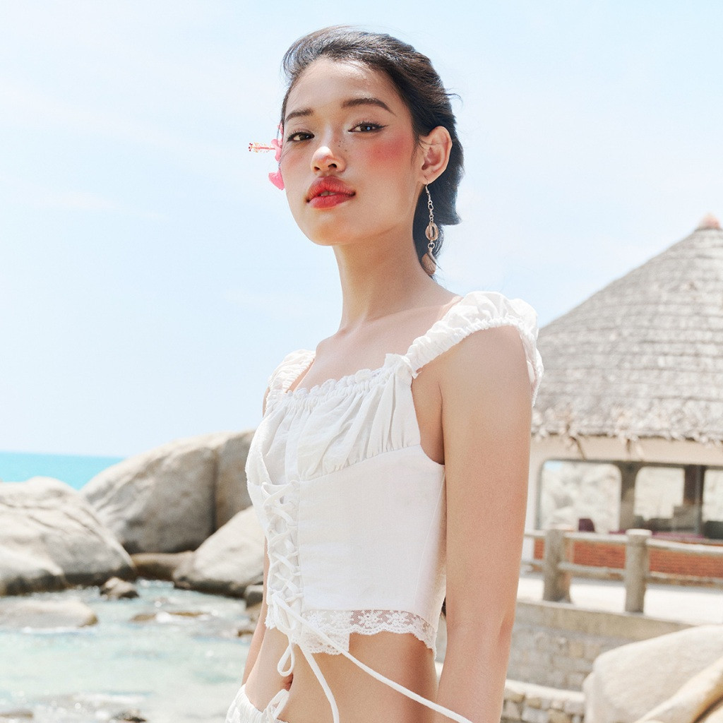 Ảnh DOTTIE - Áo kiểu nhún ngực viền ren - Trắng - T0883 1