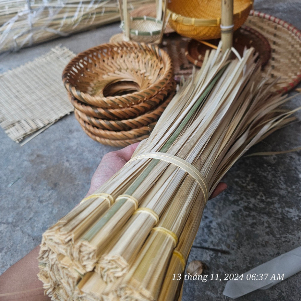 Nan tre nứa, vầu dài 50-100cm (1kg).Có bán theo sợi lẻ, lạt tre, buộc ...